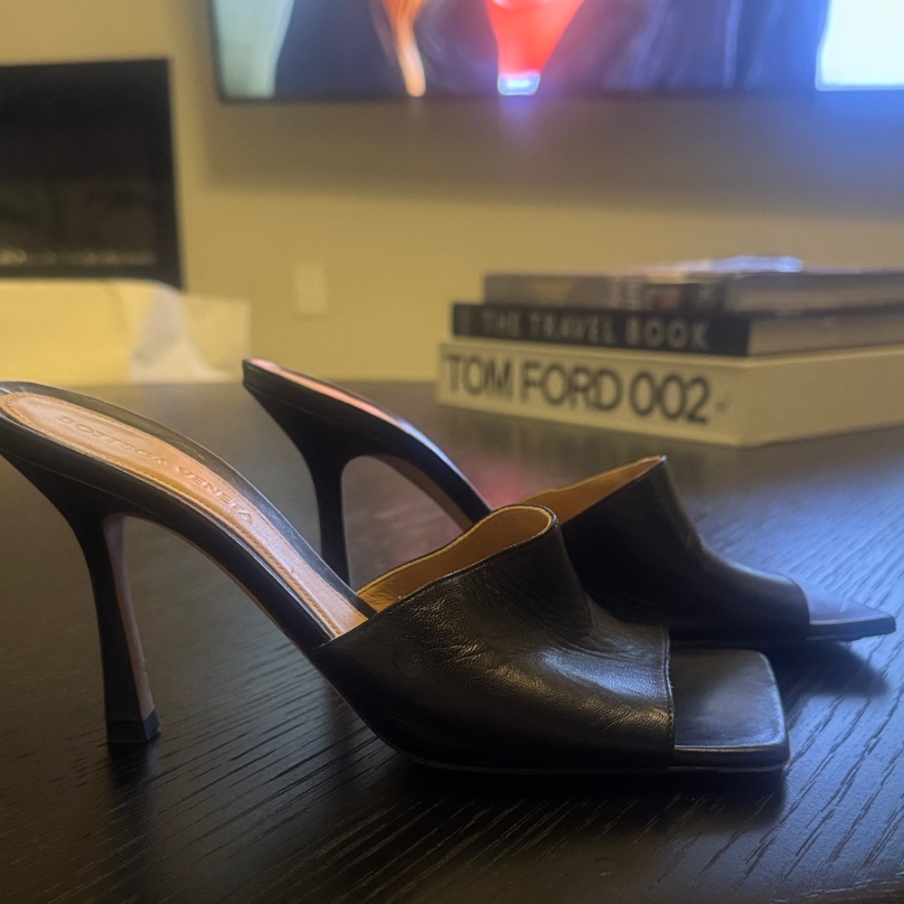 Bottega Veneta Black Leather Heels